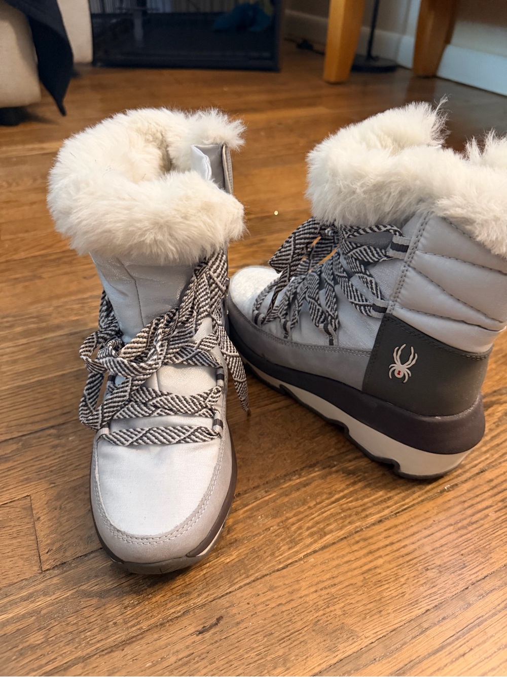 Spyder Women's Light Gray Faux-Fur Lined Winter Lace-Up Boots